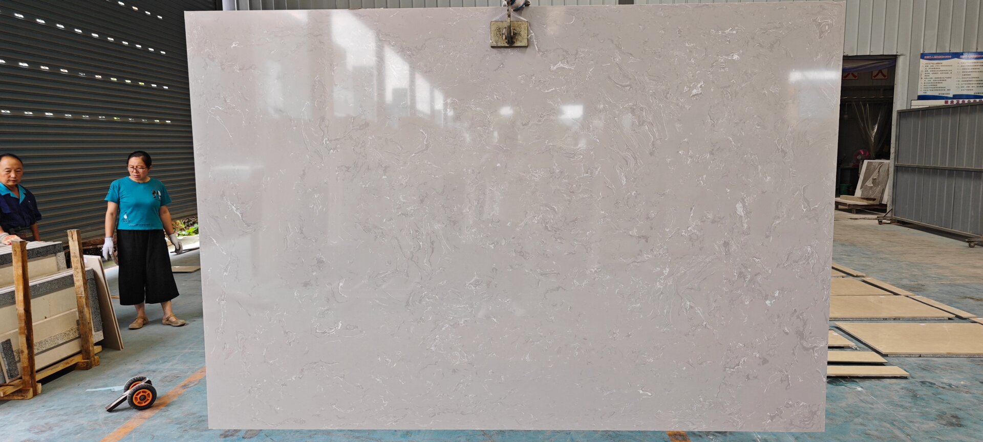 人造石、石英石與天然大理石批發(fā)的比較與選擇